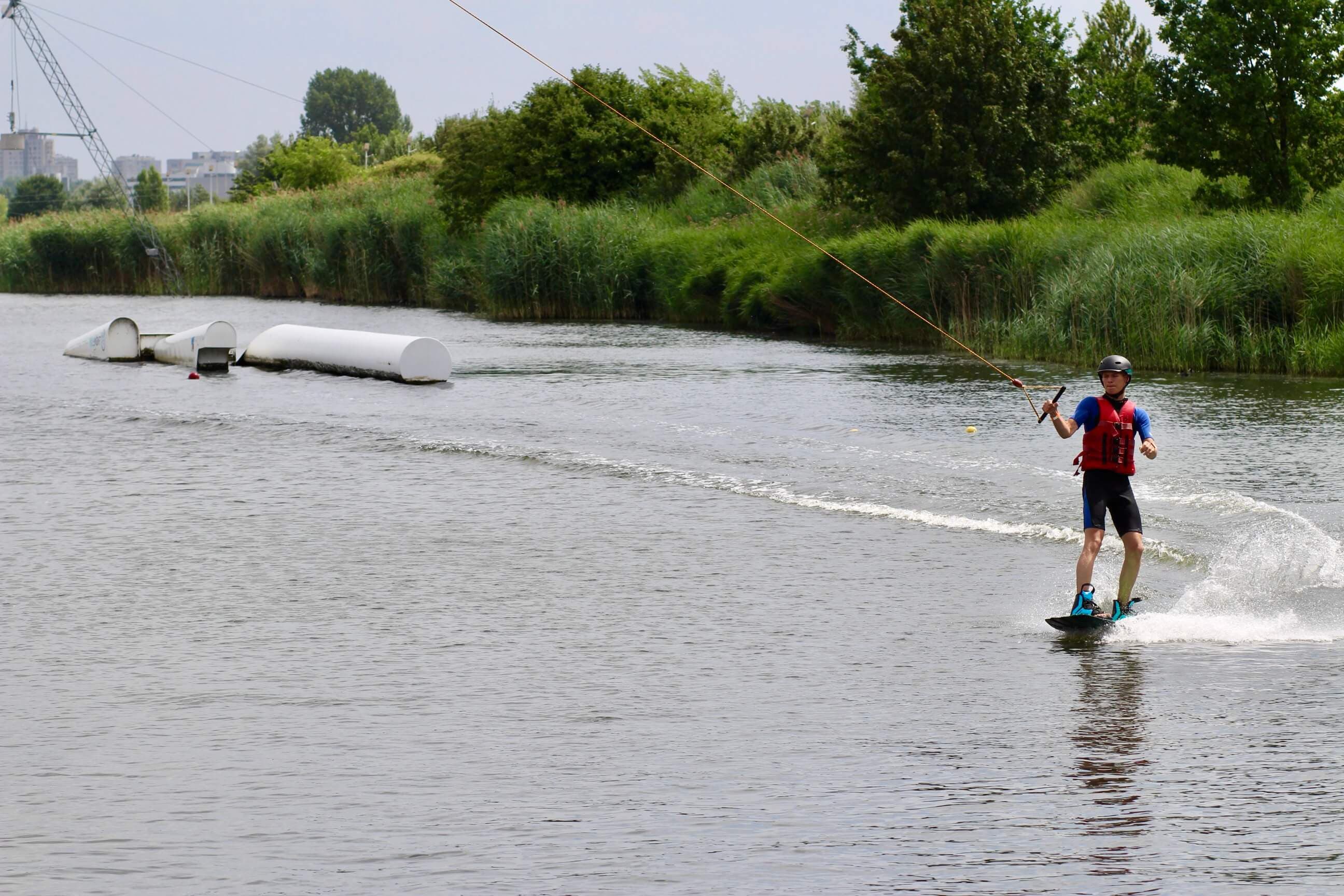 Amusement aquatique dans le parc aquatique à Anvers