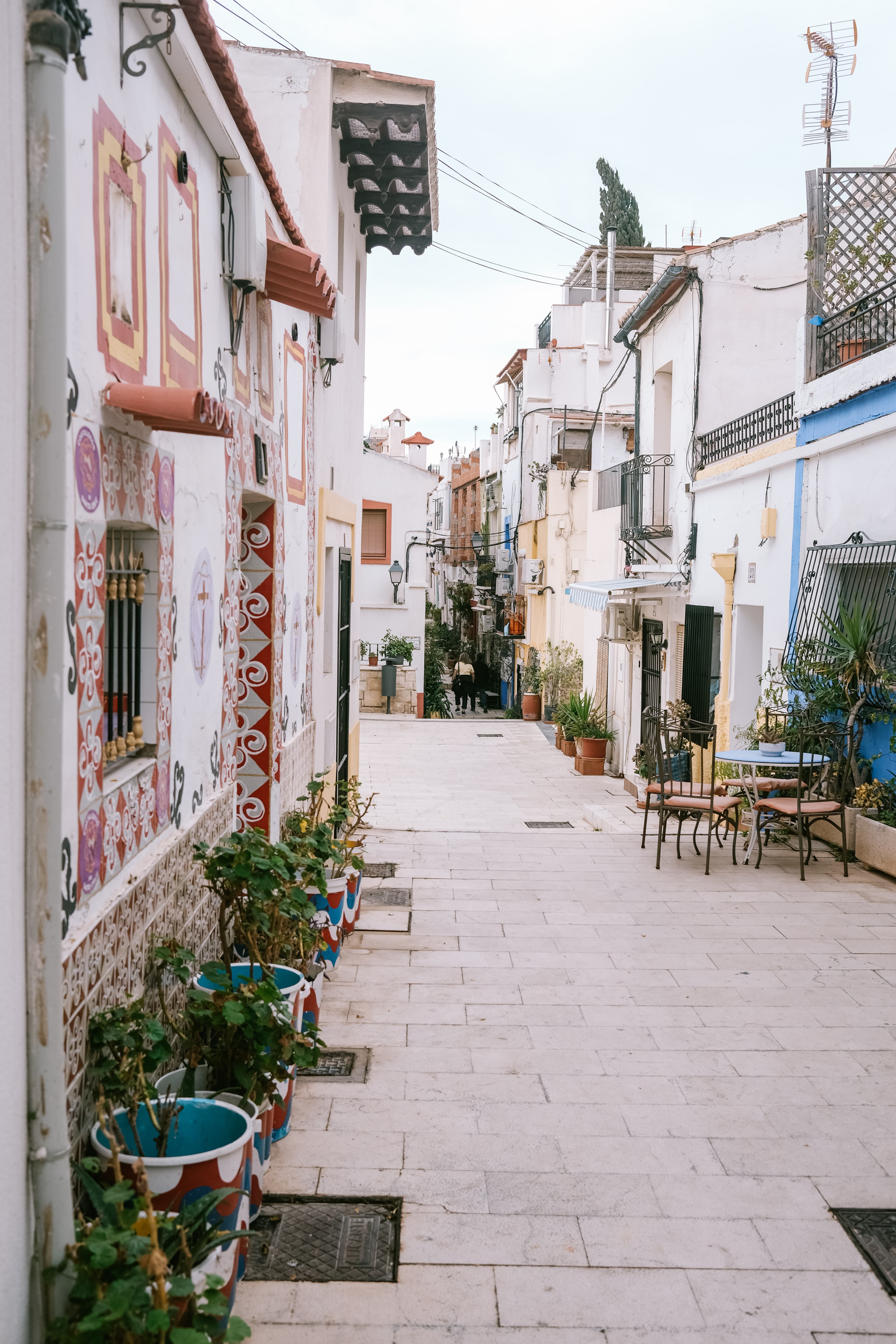 Ontdekking van El Barrio de Santa Cruz en met de tram naar Benidorm