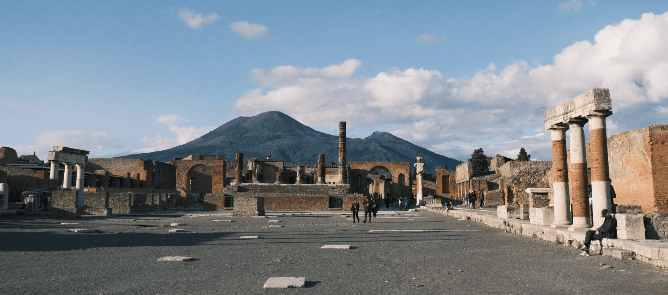 Discover Pompei - both the old and the new city