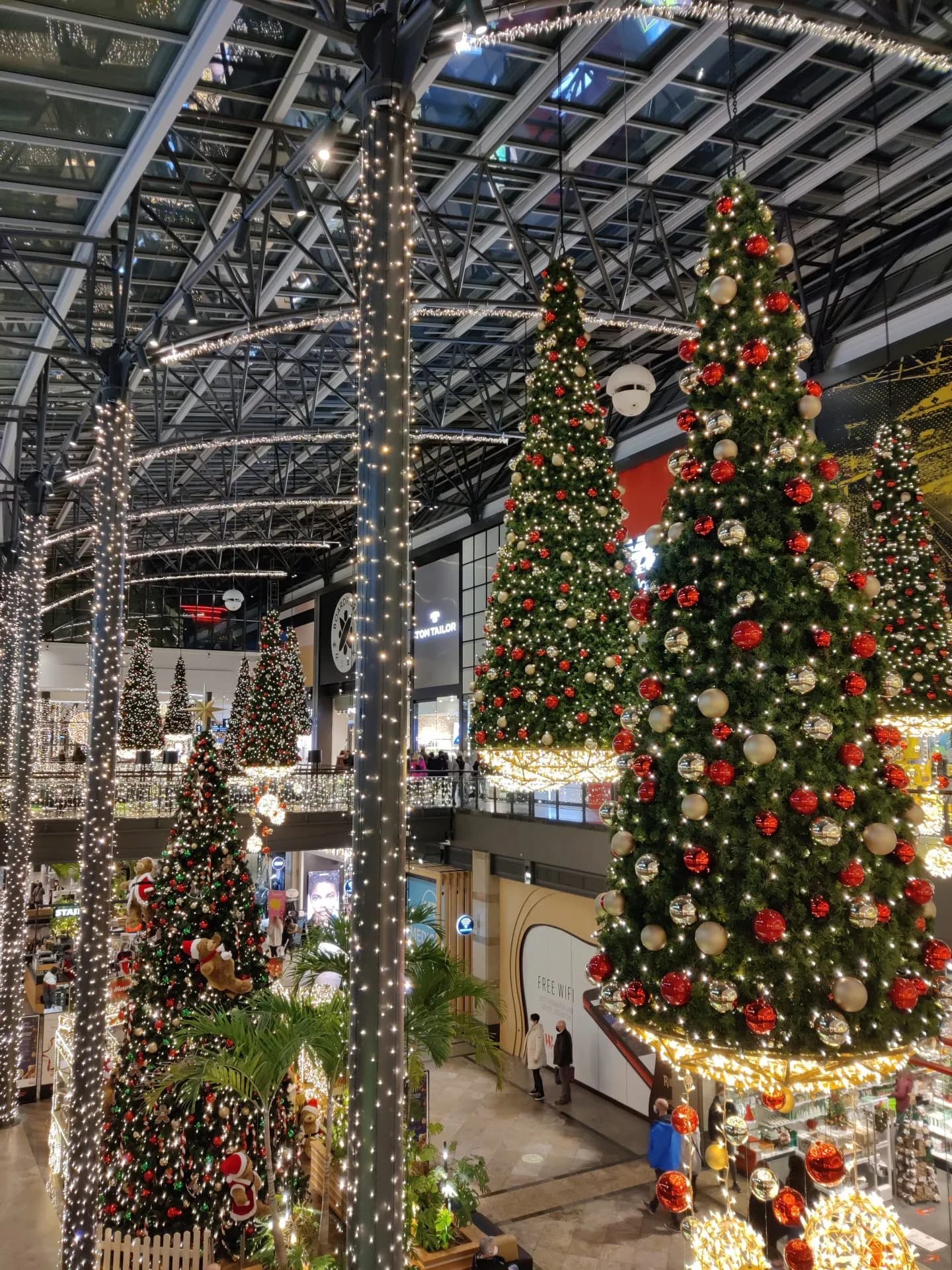 ALLEMAGNE | FAITES DU SHOPPING AVEC L'ULTIME AMBIANCE DE NOËL À OBERHAUSEN !