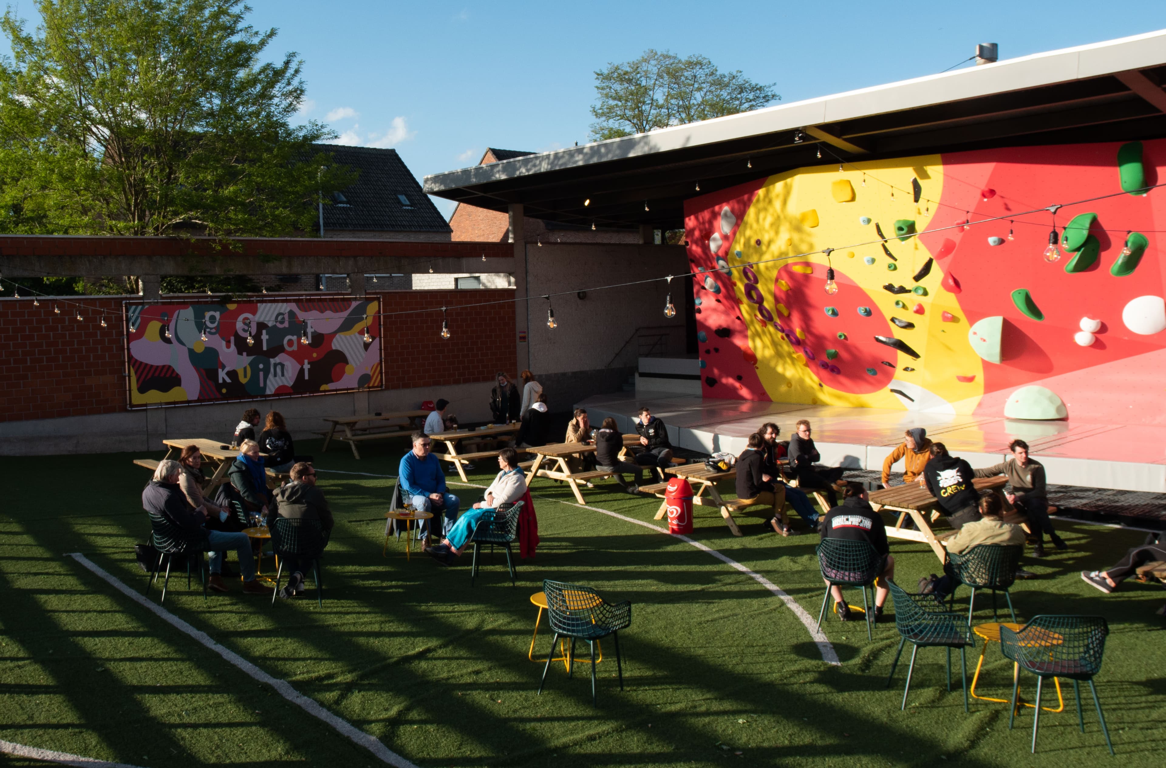 Bouldering & Experiencing