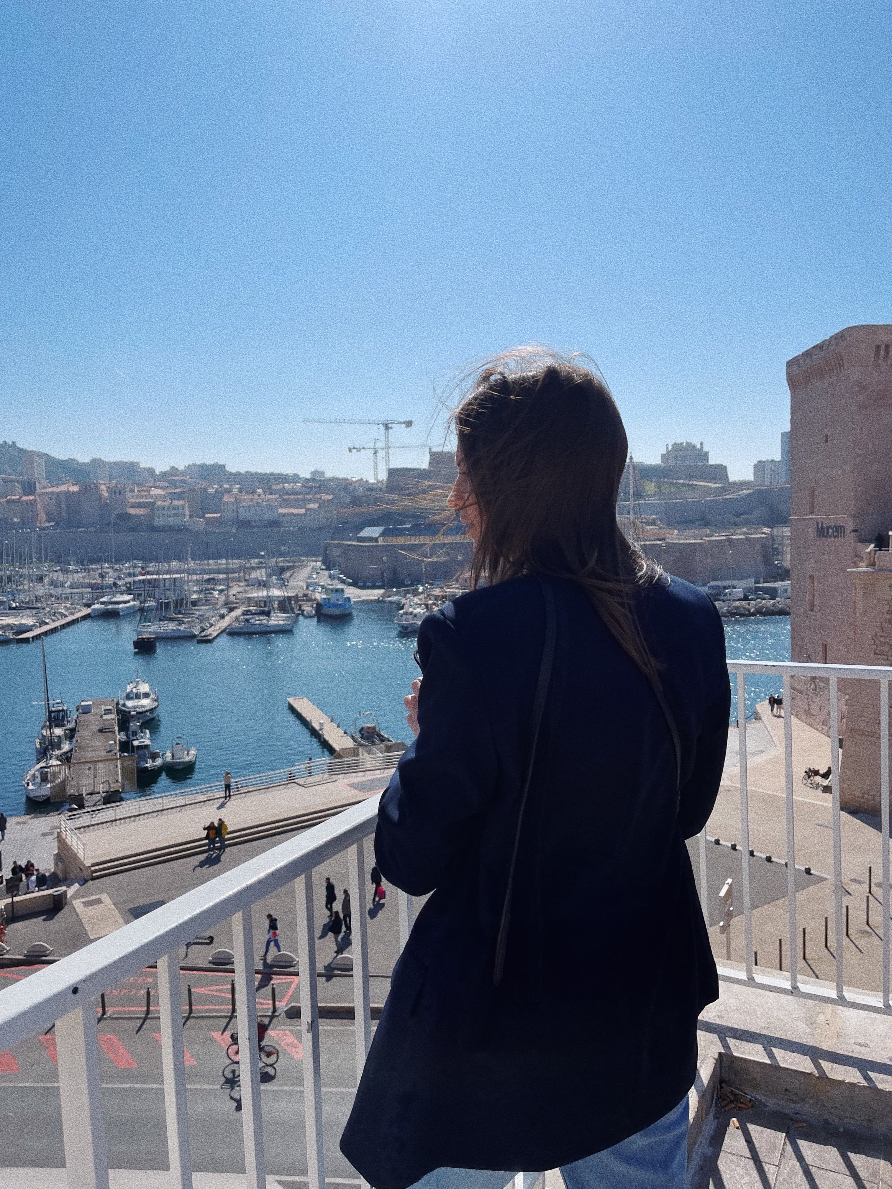 Girls’ getaway in Marseille
