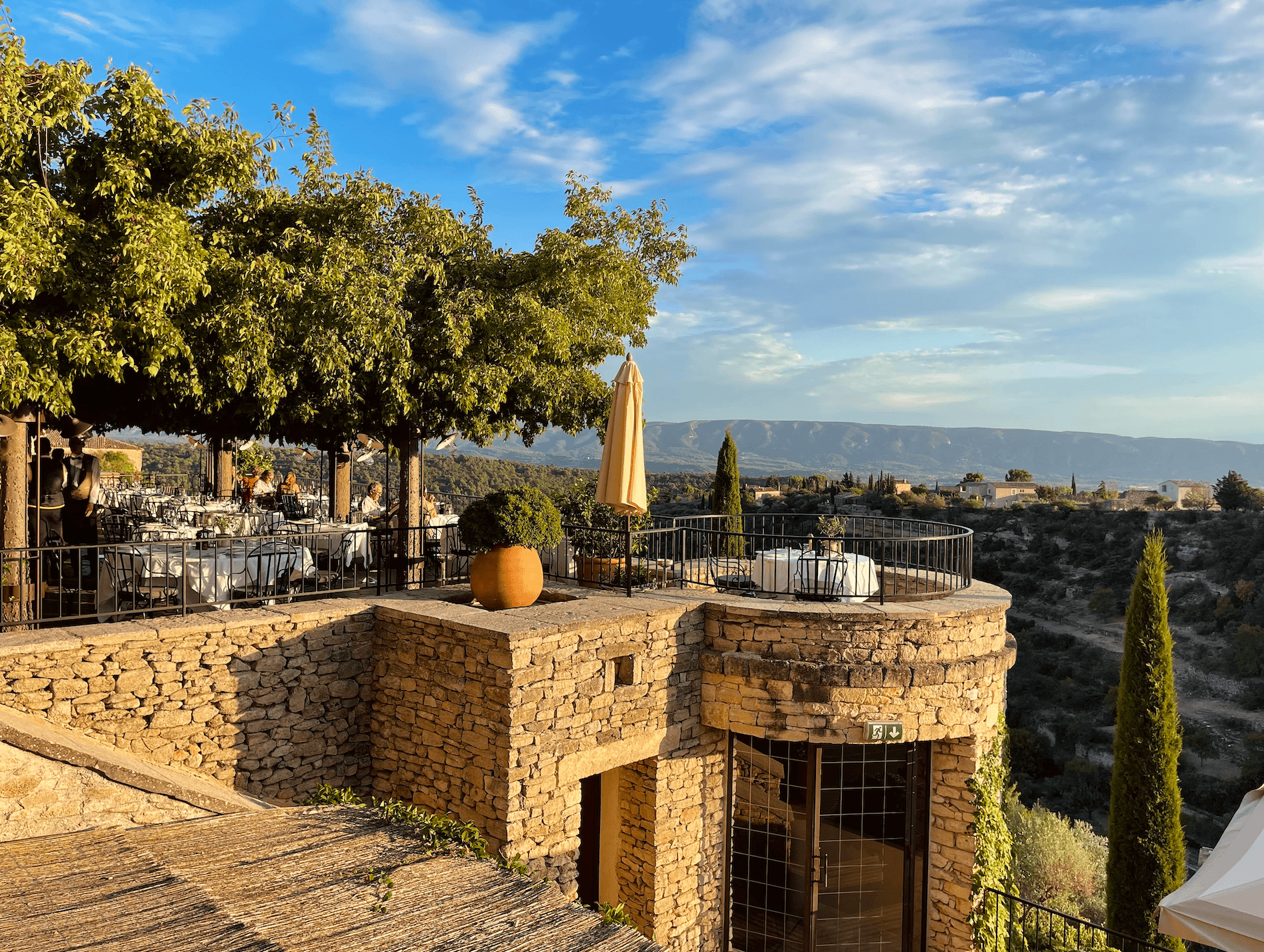 Low-budget camping trip to France for bon vivants