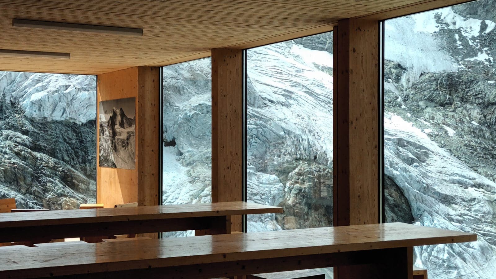 Overnight stay in Cabane de Moiry