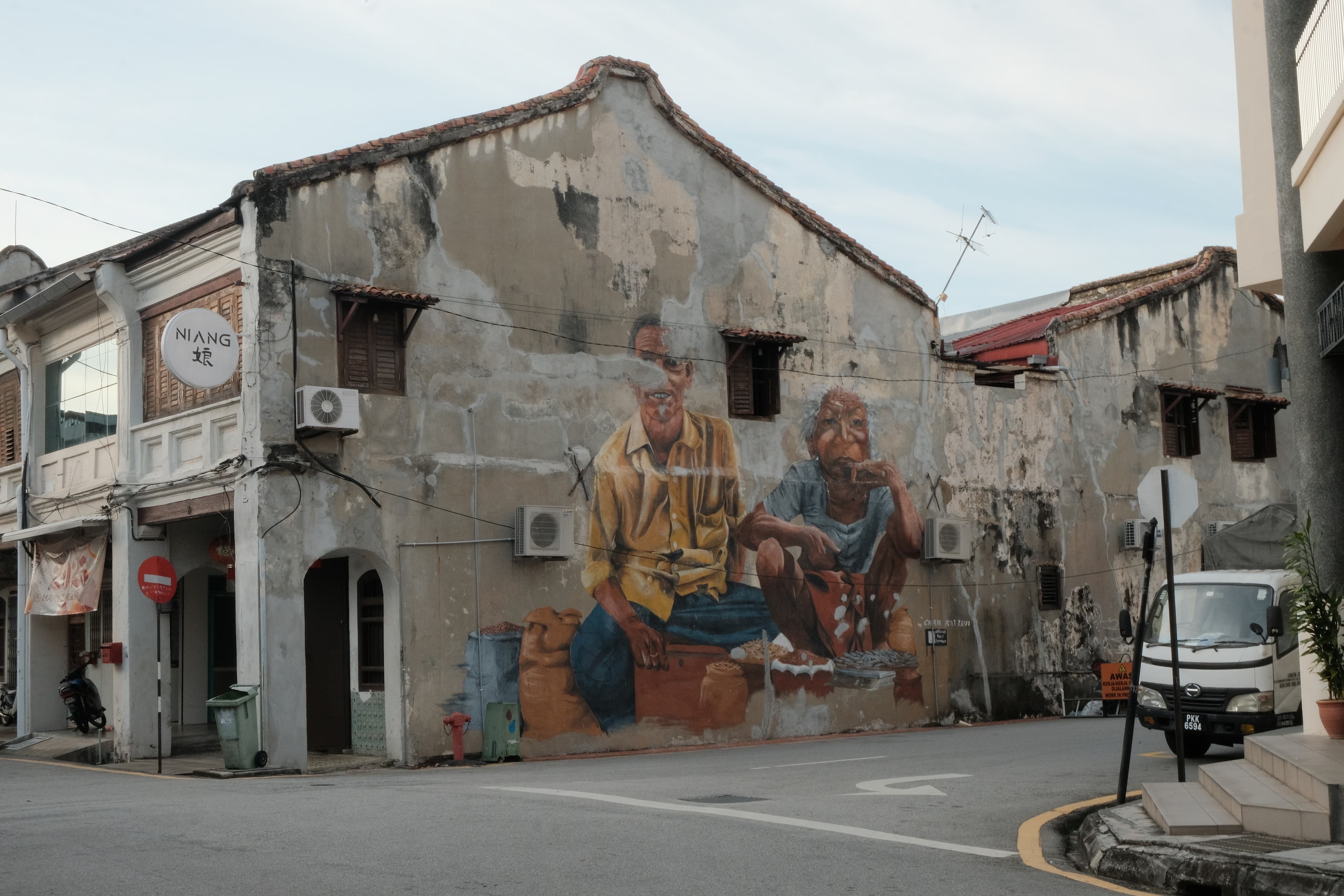 Street art & cocktails
