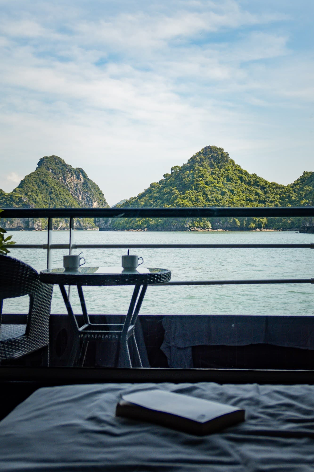 Halong Bay: Sleeping on the sea