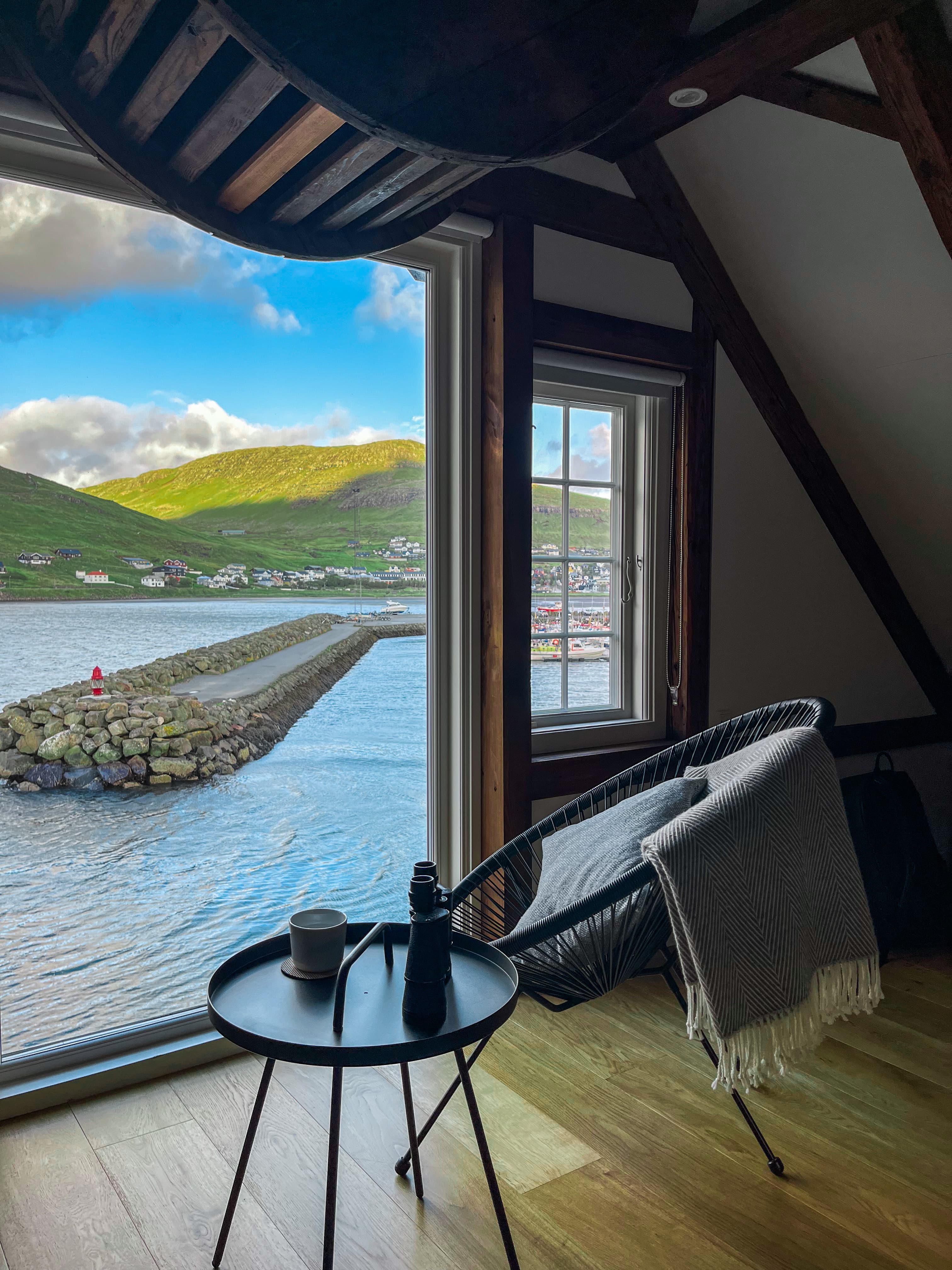 Cabine bij het water