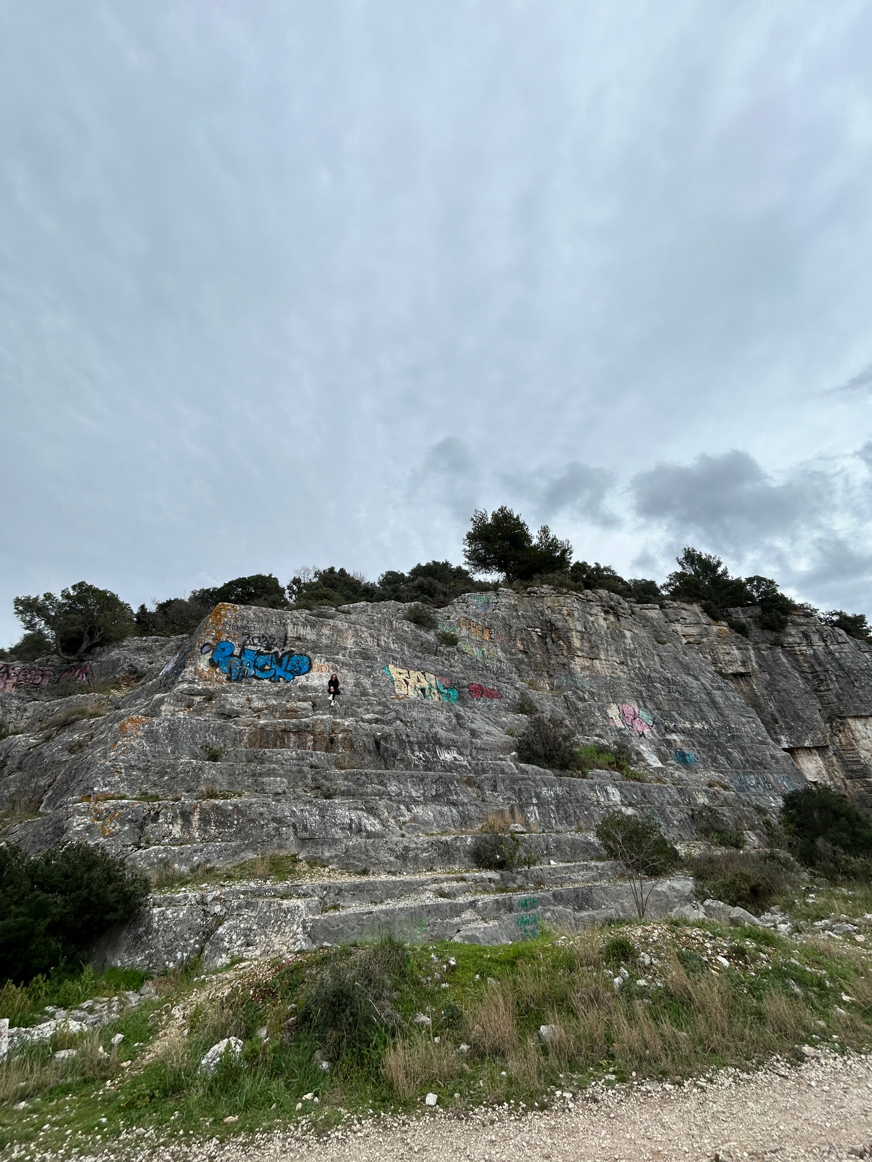 A scenic walk to the Montauro Quarry