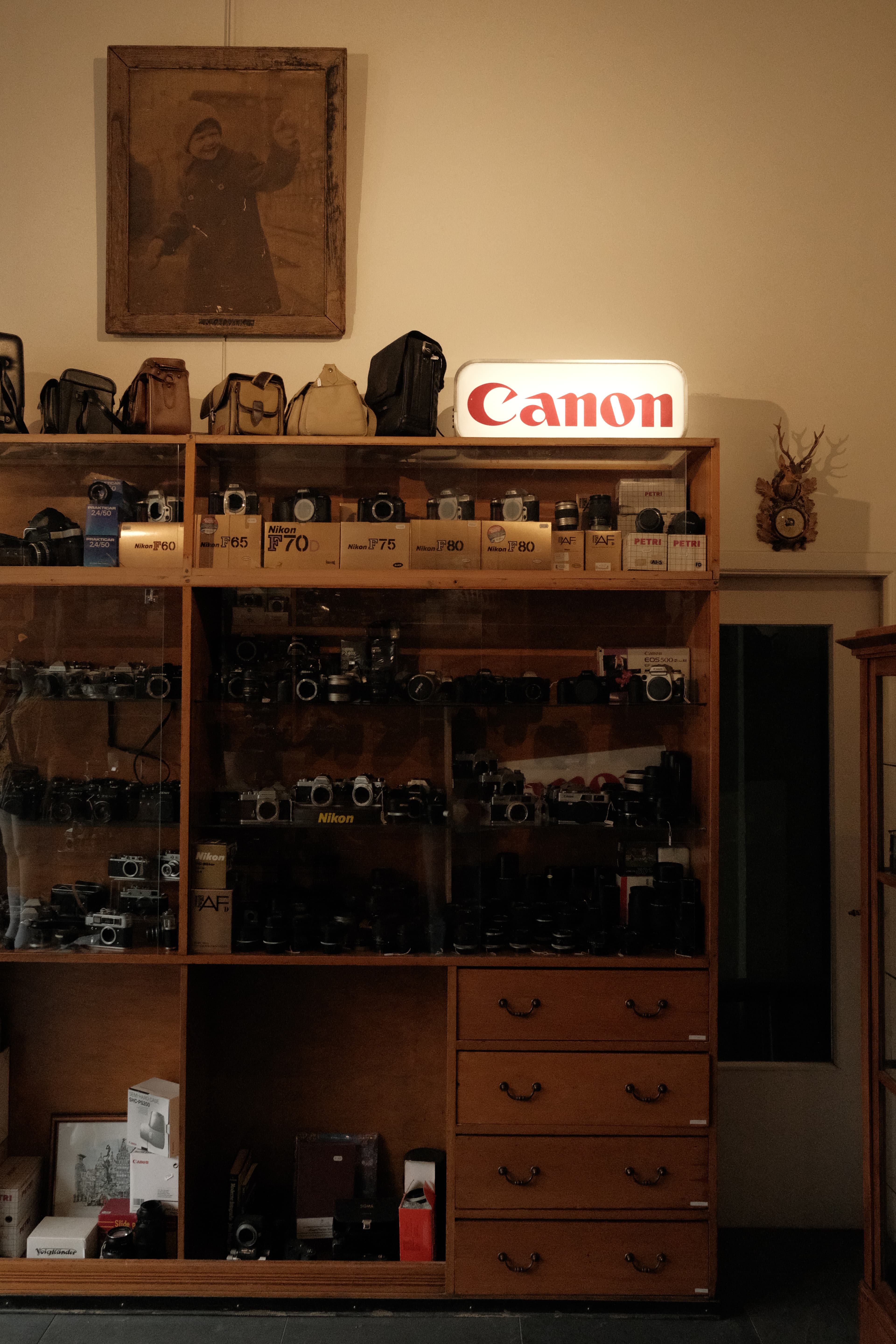 Ontdek vintage fotografie-apparatuur bij OldCamShop in Antwerpen